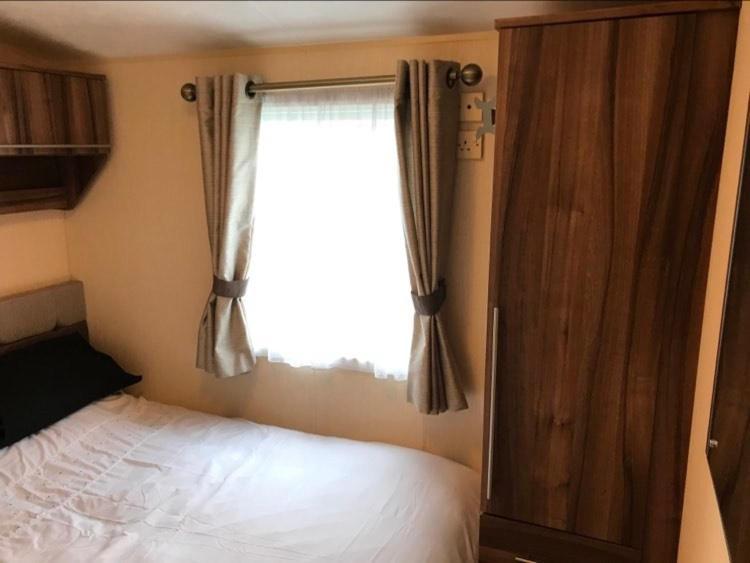 The Winchester Luxury Pet Friendly Caravan On Broadland Sands Holiday Park Between Lowestoft And Great Yarmouth Hotell Corton  Eksteriør bilde