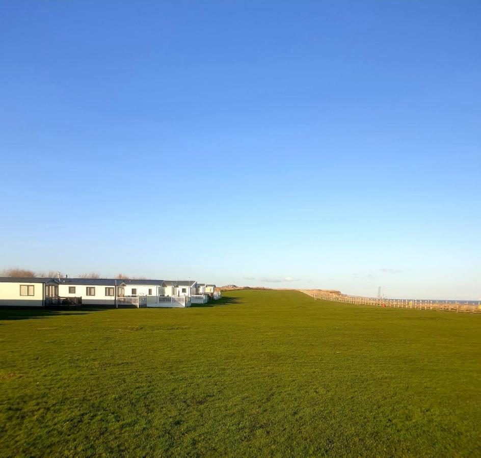 The Winchester Luxury Pet Friendly Caravan On Broadland Sands Holiday Park Between Lowestoft And Great Yarmouth Hotell Corton  Eksteriør bilde