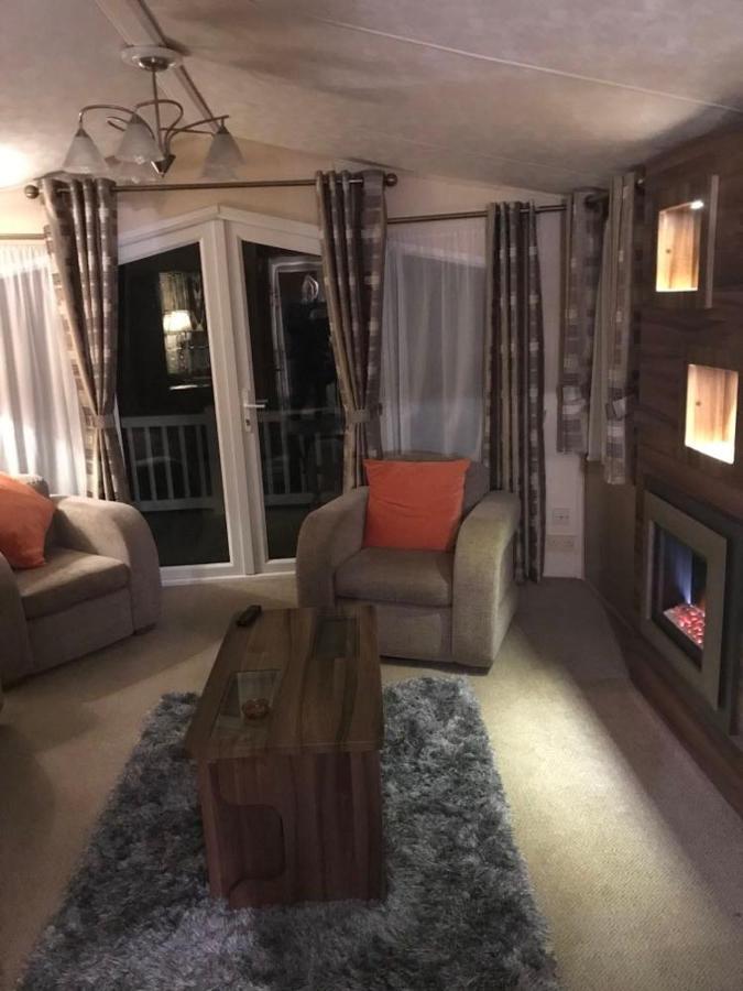 The Winchester Luxury Pet Friendly Caravan On Broadland Sands Holiday Park Between Lowestoft And Great Yarmouth Hotell Corton  Eksteriør bilde