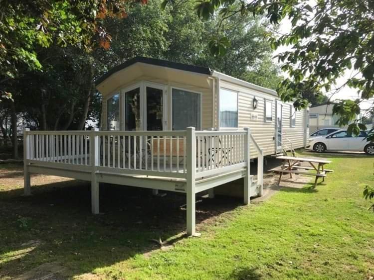 The Winchester Luxury Pet Friendly Caravan On Broadland Sands Holiday Park Between Lowestoft And Great Yarmouth Hotell Corton  Eksteriør bilde